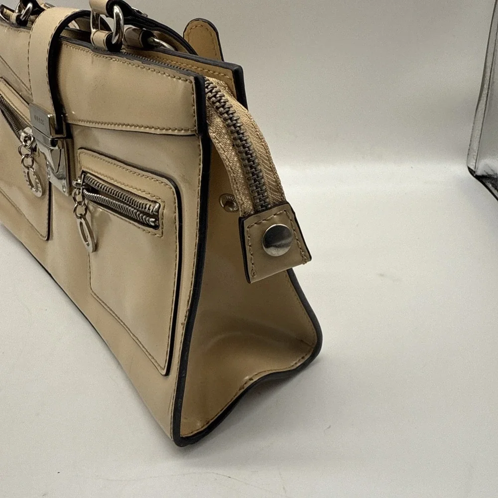Vtg‎ Guess Purse Womens Handbag Tan Patent Leather Top Handle Buckle Y2K